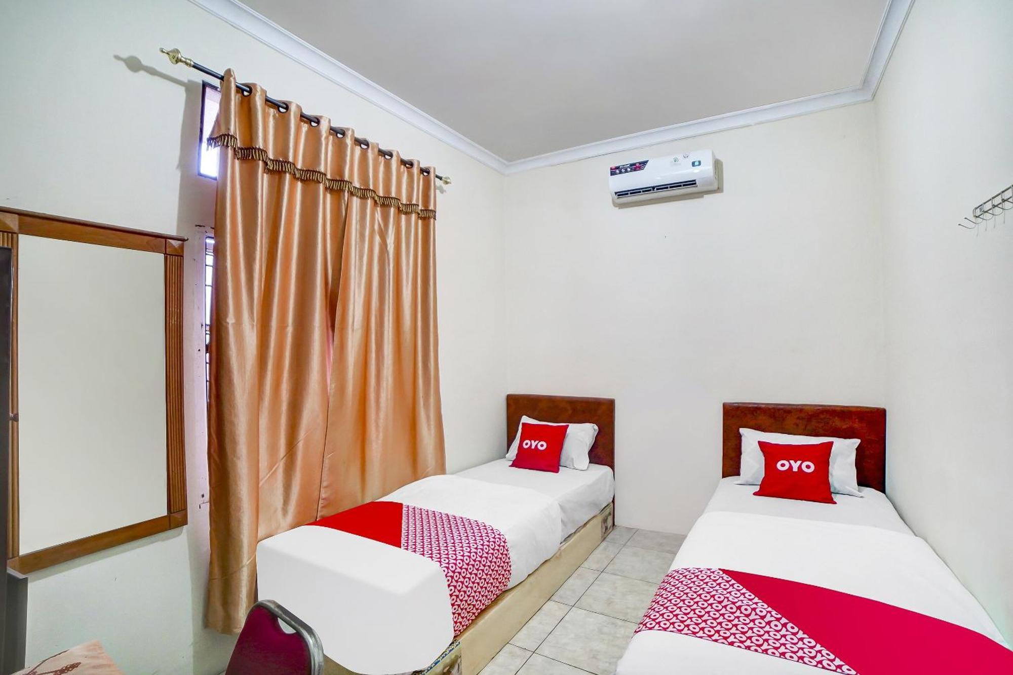 Oyo 91199 Felicia Homestay Медан Экстерьер фото