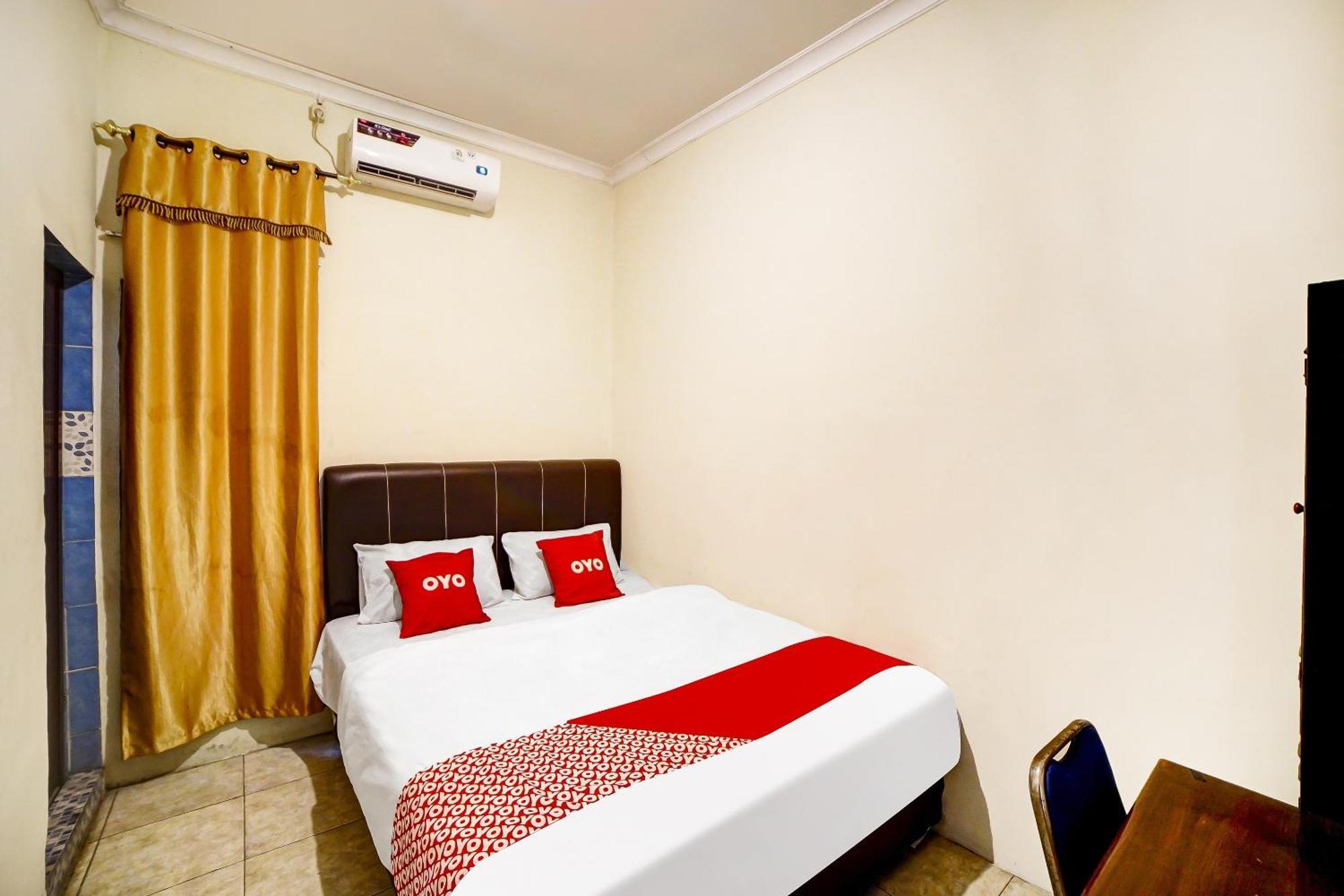 Oyo 91199 Felicia Homestay Медан Экстерьер фото
