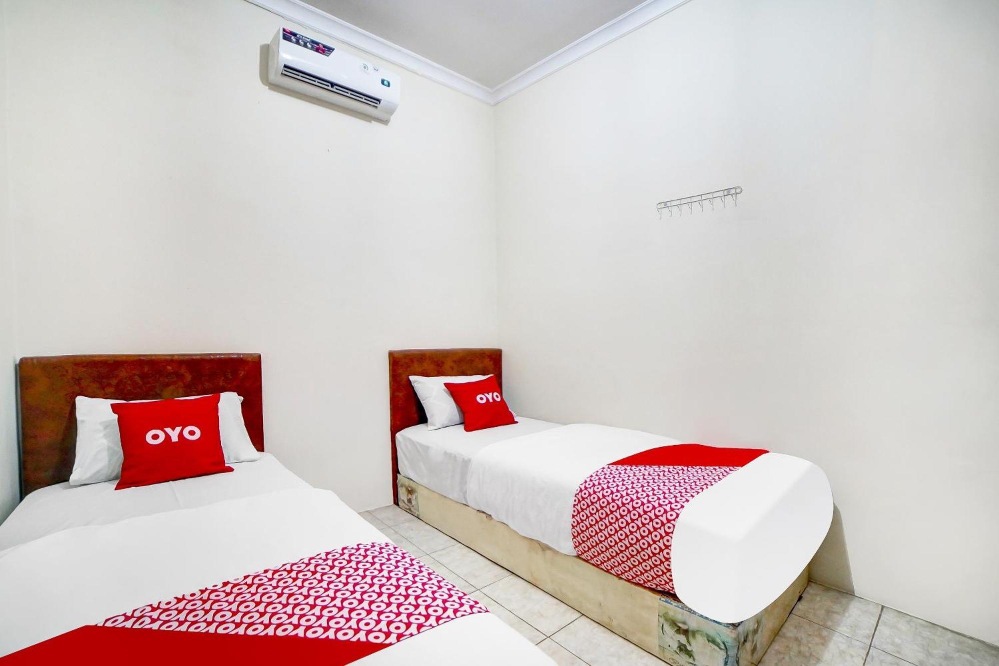 Oyo 91199 Felicia Homestay Медан Экстерьер фото