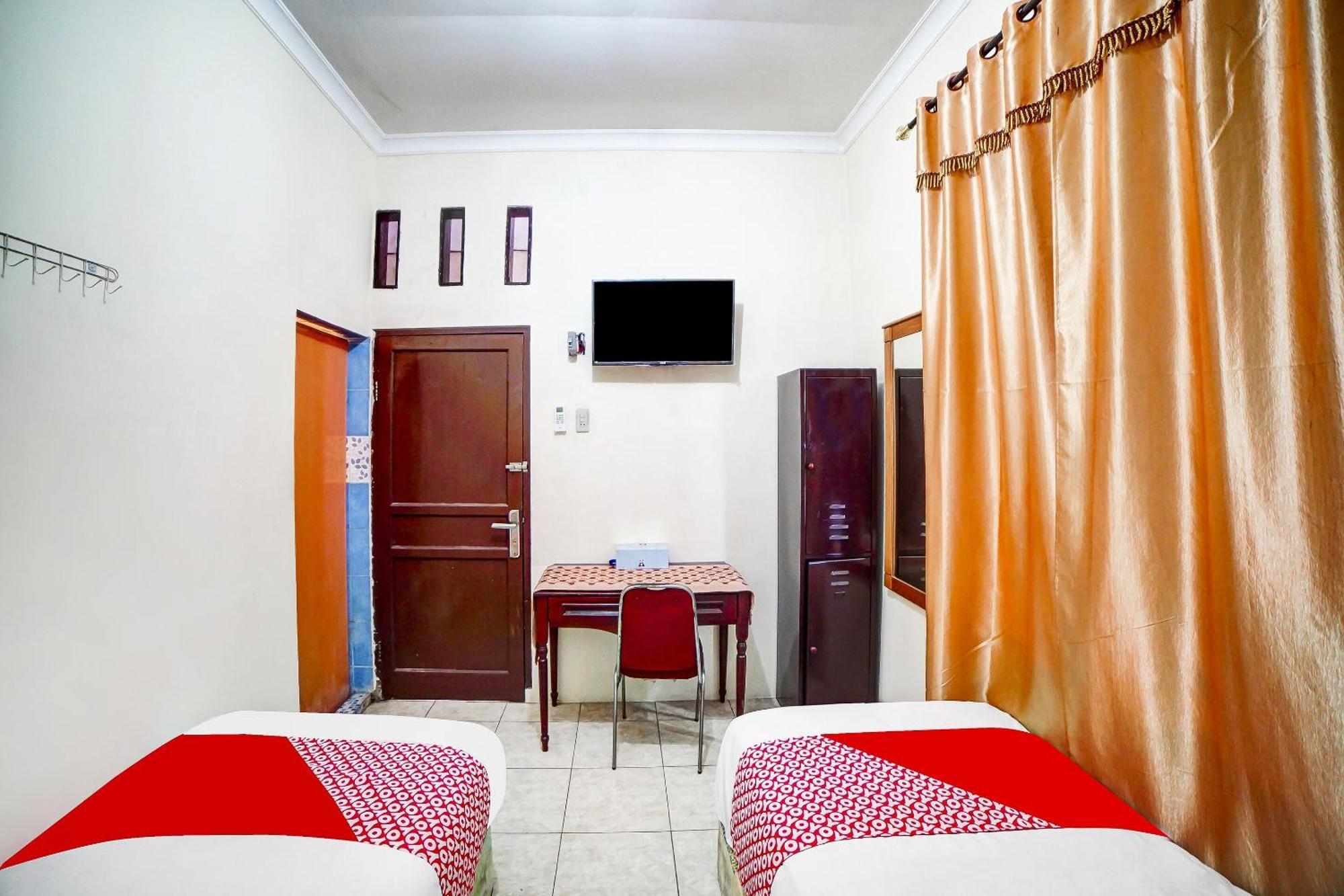 Oyo 91199 Felicia Homestay Медан Экстерьер фото