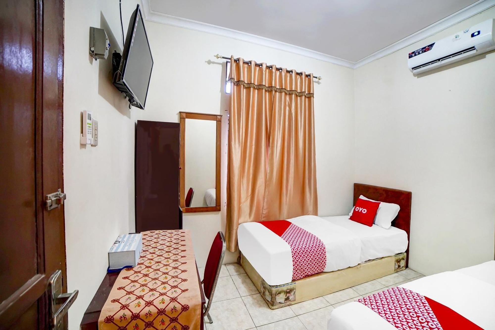 Oyo 91199 Felicia Homestay Медан Экстерьер фото